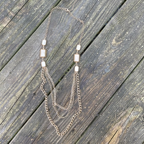 Statement necklace Long chain triple strand necklace gold tone faux black stones - Picture 10 of 13